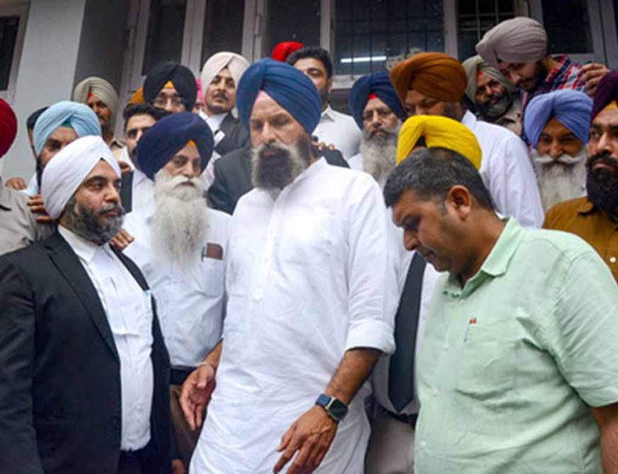 पंजाब के पूर्व मंत्री बिक्रम सिंह मजीठिया को मिली 14 दिन की न्यायिक हिरासत, कड़ी सुरक्षा के बीच नाभा जेल भेजा