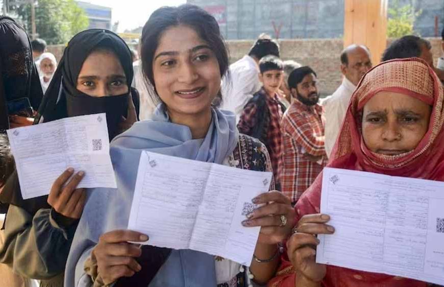 बिहार में वोटर लिस्ट विवाद के बीच राहत, अब बिना दस्तावेज भर सकेंगे गणना फॉर्म