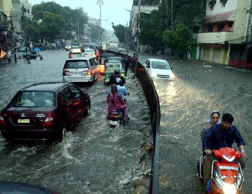 मध्य प्रदेश में आज  25 जिलों में भारी बारिश का अलर्ट, मेघगर्जन-वज्रपात-तेज हवा के भी आसार, जानें अपने शहर का ताजा हाल