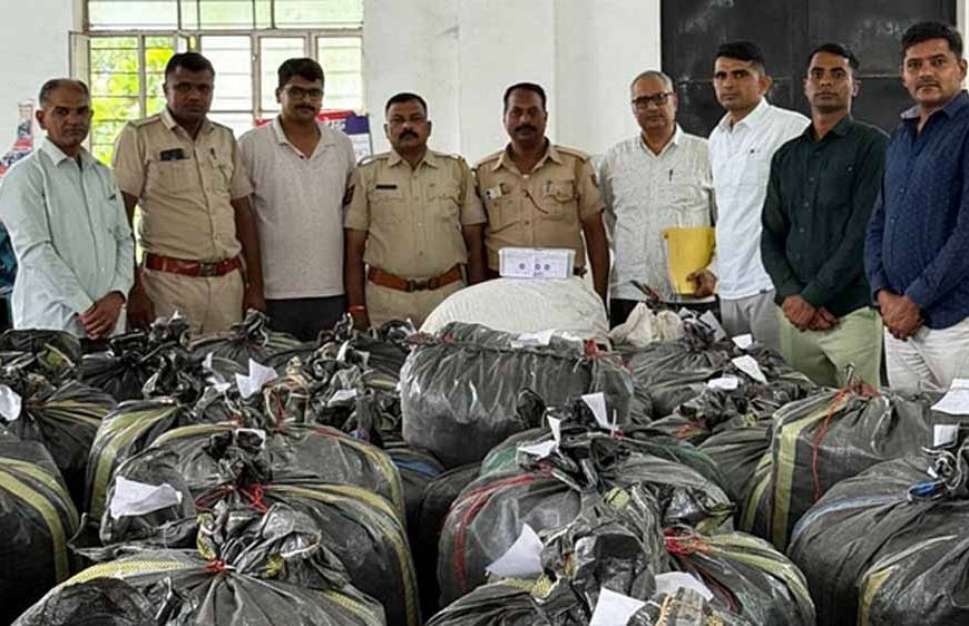 प्रतापनगर पुलिस ने पिकअप से 1 करोड़ का मादक पदार्थ और हथियार किए जब्त