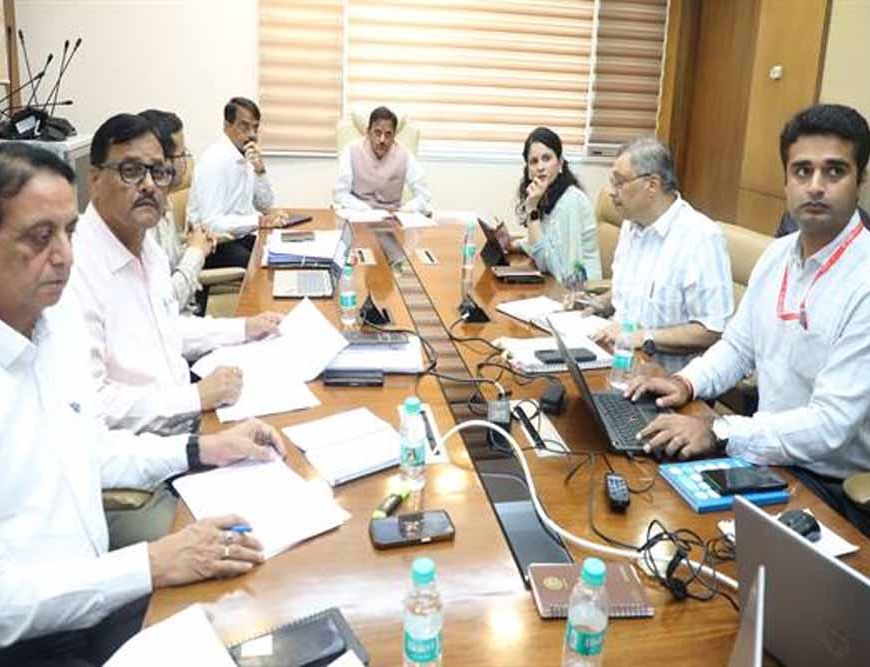स्वास्थ्य अधोसंरचना विकास कार्यों की गति और गुणवत्ता सर्वोच्च प्राथमिकता : उप मुख्यमंत्री शुक्ल