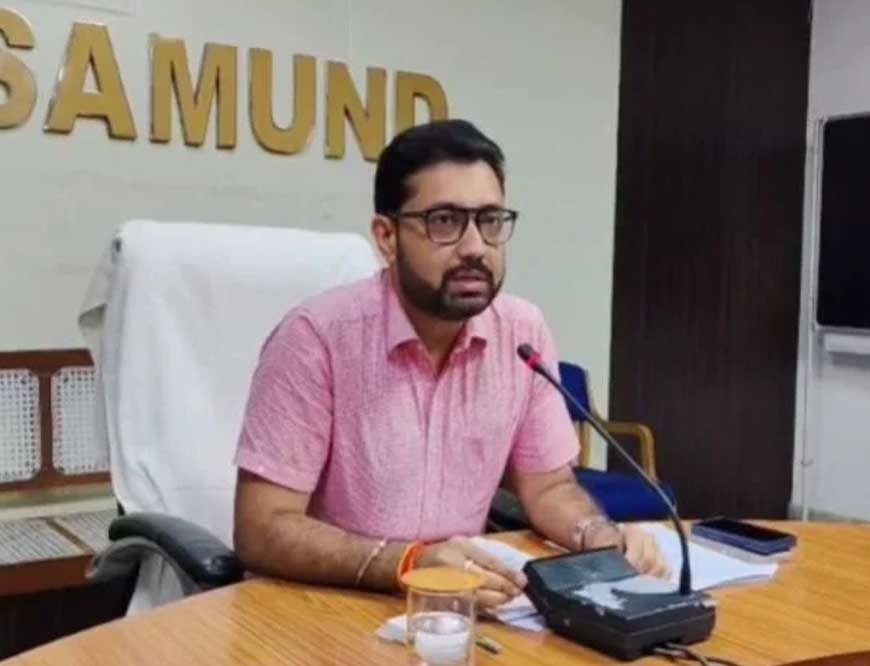 महासमुंद : सीईओ श्री एस. आलोक ने जन चौपाल में सुनी आम जनों की समस्याएं