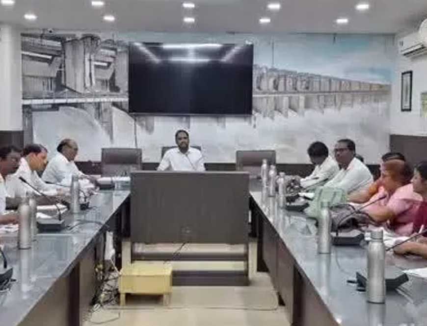 धमतरी : टीएल मीटिंग : बाढ़ प्रभावित क्षेत्रों में राशन और दवाईयां की उपलब्धता करें सुनिश्चित
