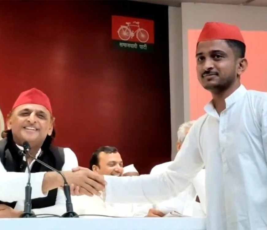 अखिलेश से मिलकर पुलिस पर लगाया था रिश्वत का आरोप, अब खुद फंसा; पिता ने ही खोली पोल