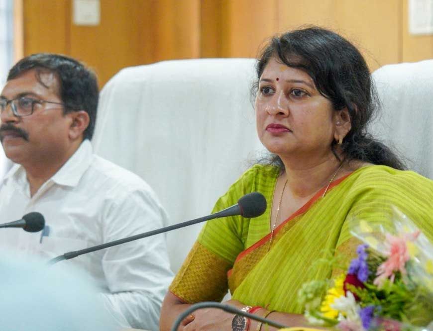 रायपुर : बाल संरक्षण आयोग की अध्यक्ष डॉ. वर्णिका शर्मा का बेमेतरा दौरा