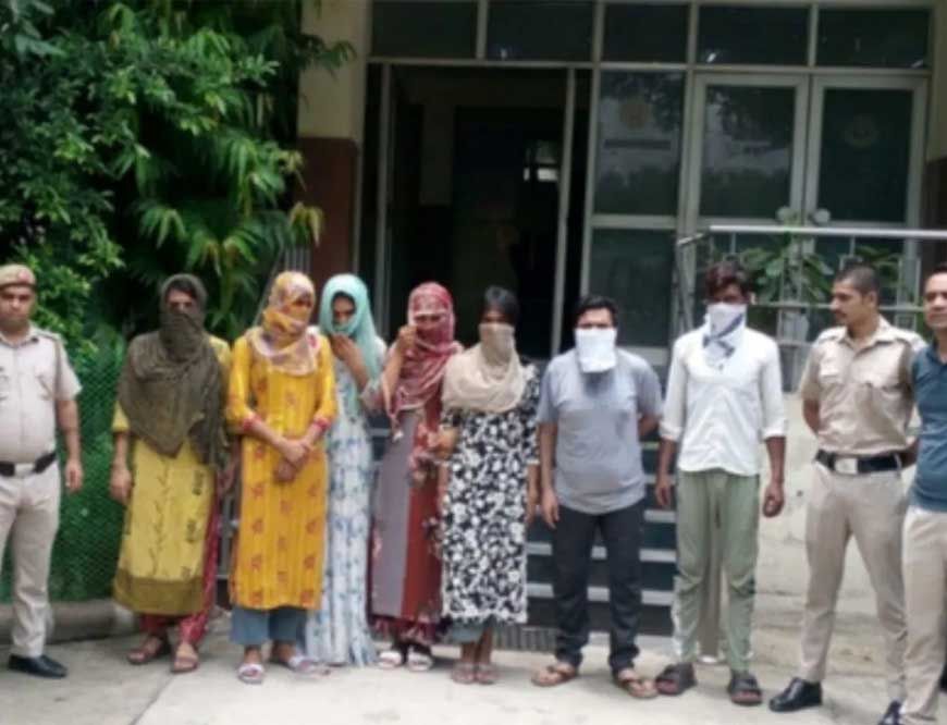 दिल्ली में गिरफ्तार हुए 7 बांग्लादेशी, महिलाओं की ड्रेस में करते थे ठगी और वसूली