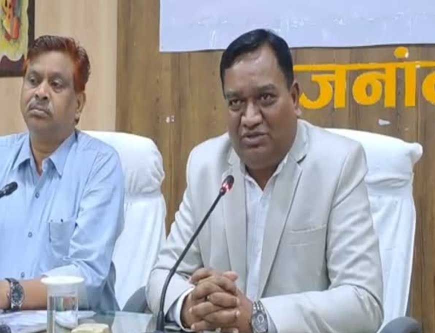 कमिश्नर बस्तर डोमन सिंह ने वीडियो कांफ्रेंसिंग के जरिए ली भैरमगढ़- नरहरपुर सहित माकड़ी एवं बकावण्ड ब्लॉक के अधिकारियों की बैठक