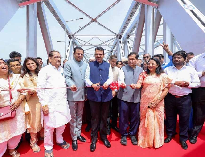 सीएम फडणवीस ने किया सिंदूर ब्रिज का उद्घाटन, बोले- गुलामी की पहचान को मिटा रहे हैं