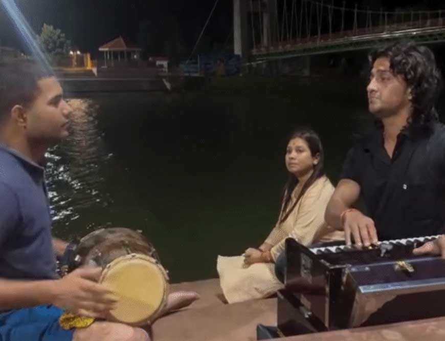 अमरकंटक में रामघाट भजन गायक राज भदौरिया की डूबने से मौत हो गई, हजारों श्रद्धालुओं के सामने गई जान