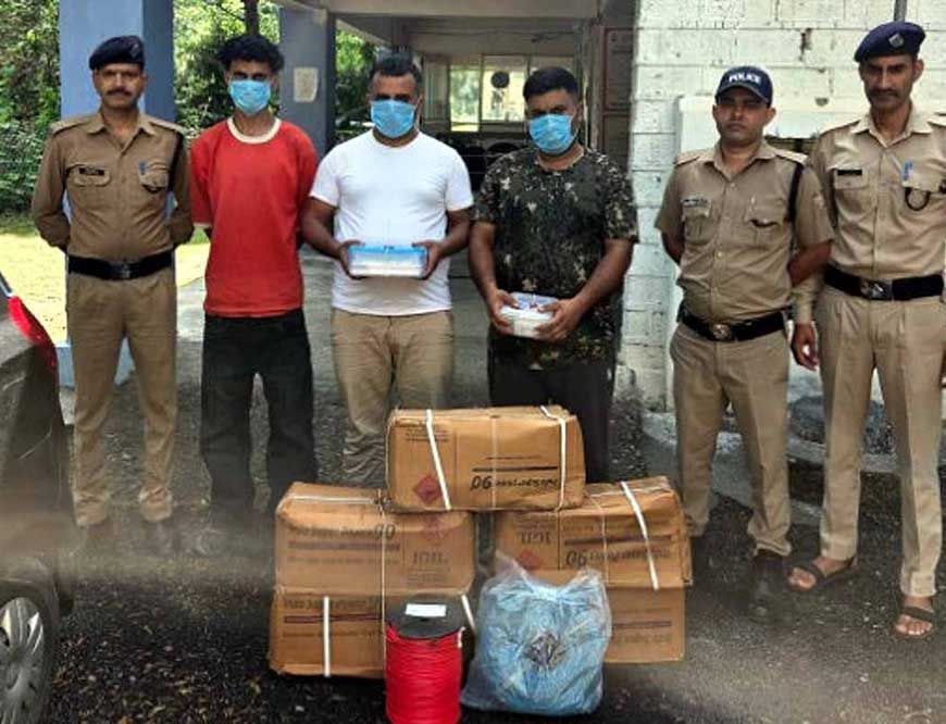 देहरादून में तीन लोगों को 125 किलोग्राम डायनामाइट के साथ पकड़ा, जने  कितना नुकसान हो सकता था