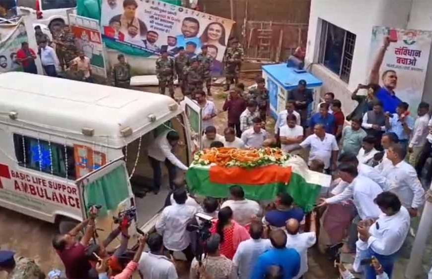 पूर्व मंत्री चंद्रशेखर दुबे का पार्थिव शरीर लाया गया रांची