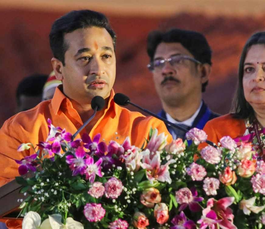 नितेश राणे का विवादित बयान: 'गोल टोपी वाले वोट नहीं देते, हरे सांप हैं'