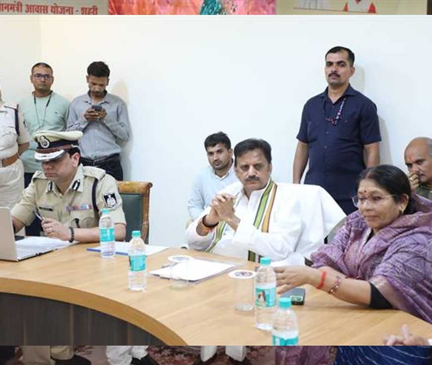 नशे के सौदागरों और उनके तंत्र को करें समाप्त : उप मुख्यमंत्री शुक्ल