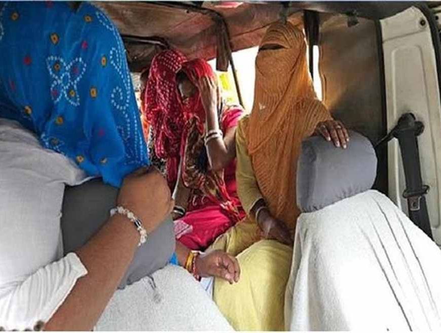 रोहतक: आर्य नगर थाना पुलिस ने जूस कॉर्नर और होटल से पकड़ी गई 8 महिलाएं, चल रहा था गलत काम का धंधा