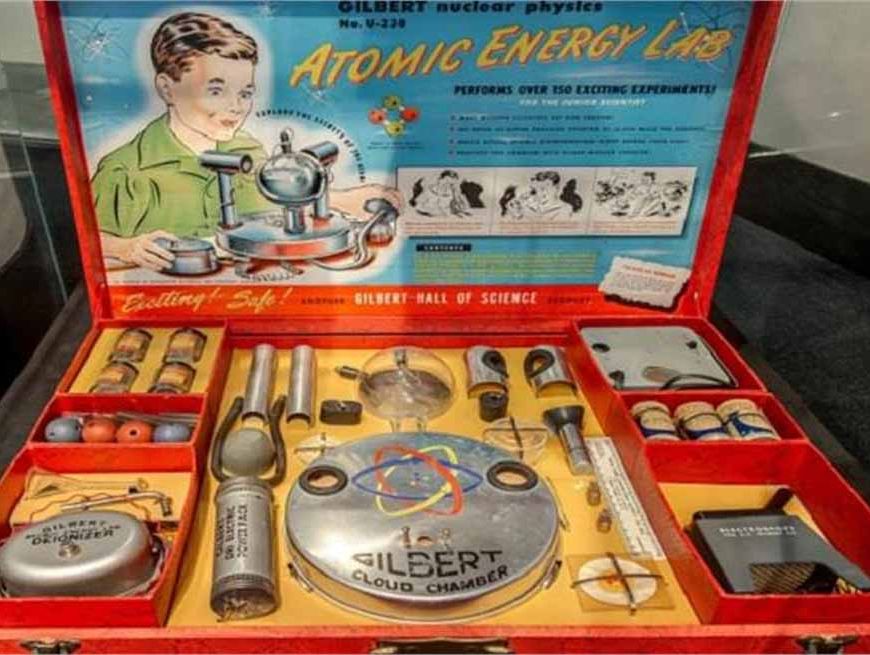 इतना डरावना कि एक साल में ही हो गया बैन, दुनिया का सबसे खौफनाक खिलौना!