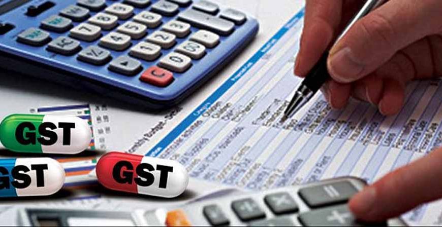 दवा उद्योग इनवर्टेड ड्यूटी स्ट्रक्चर में फंसा, कच्चे माल पर GST घटाने की मांग तेज
