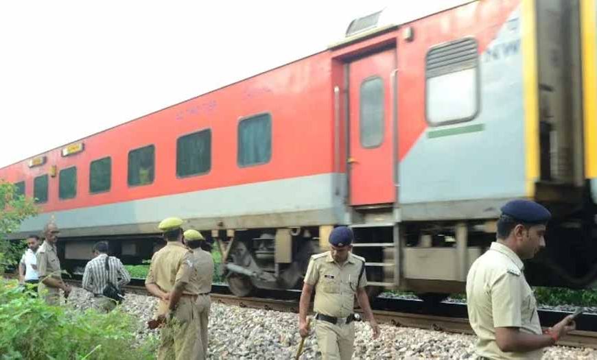 कानपुर में बड़ा रेल हादसा टला, कालिंदी एक्सप्रेस के चालक की सूझबूझ से बचीं सैकड़ों जानें