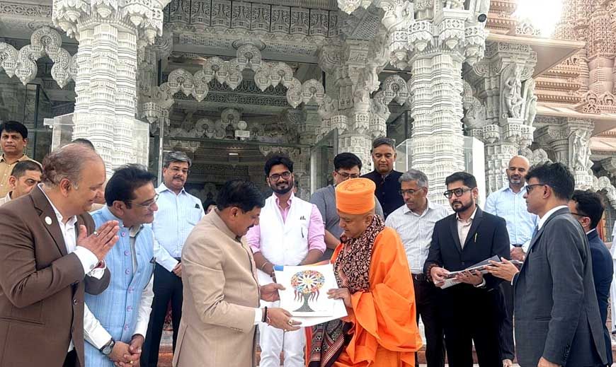 मुख्यमंत्री डॉ. यादव ने बीएपीएस हिन्दू मंदिर में किये दर्शन