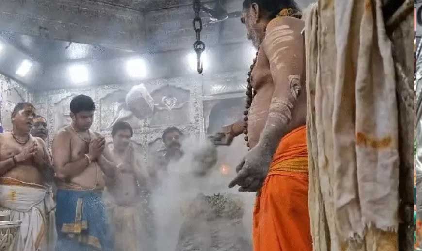 उज्जैन में सावन के पहले सोमवार पर उमड़े श्रद्धालु, महाकाल मंदिर की सुरक्षा बढ़ी