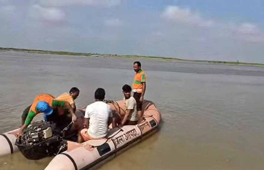सावन के पहले सोमवार को गंगा स्नान में किशोर डूबा, SDRF की तलाश जारी