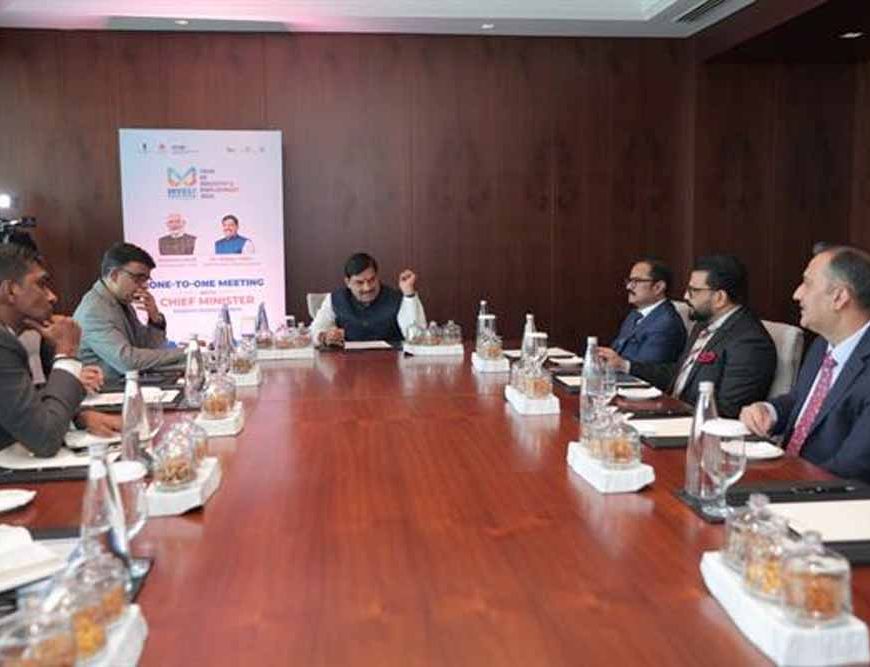 मुख्यमंत्री डॉ. यादव की लुलु समूह के निदेशक सलीम से वन-टू-वन चर्चा