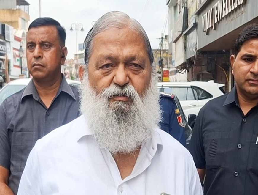 हरियाणा में विभागीय संकट: 50% पद खाली, अनिल विज ने तलब की रिपोर्ट