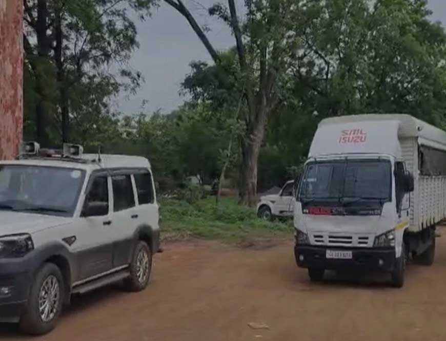 छत्तीसगढ़ में अवैध रूप से रह रहे बांग्लादेशियों को किया जा रहा डिपोर्ट, रायपुर पुलिस रवाना