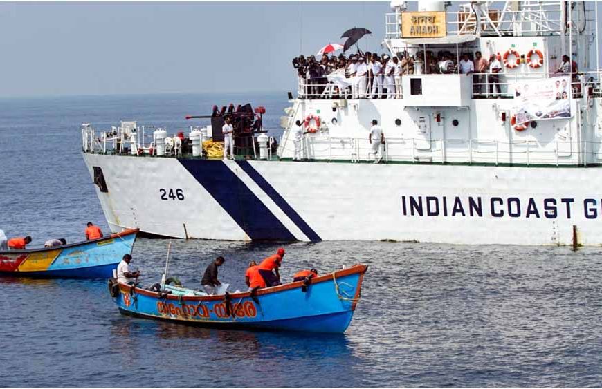 34 भारतीय मछुआरों को बांग्लादेशी तटरक्षकों ने हिरासत में लिया