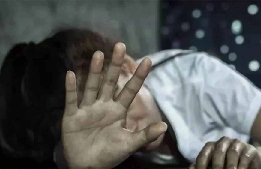 फर्जी पहचान बनाकर युवती से की दोस्ती, फिर किया दुष्कर्म