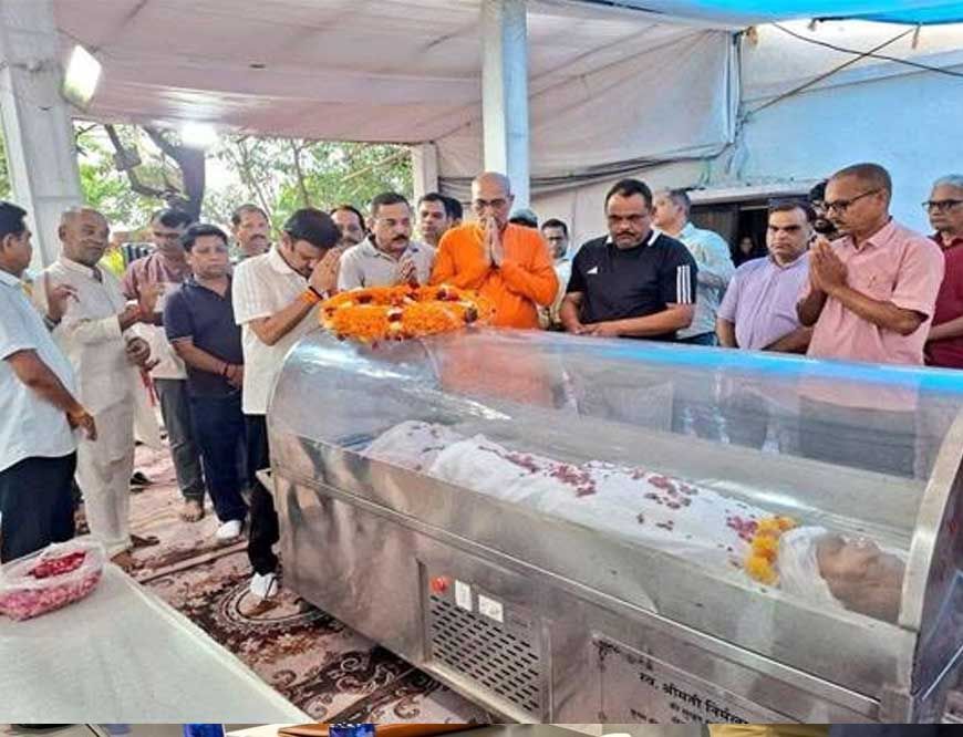 उप मुख्यमंत्री शुक्ल ने दी ब्रह्मानंद यादव को श्रद्धांजलि