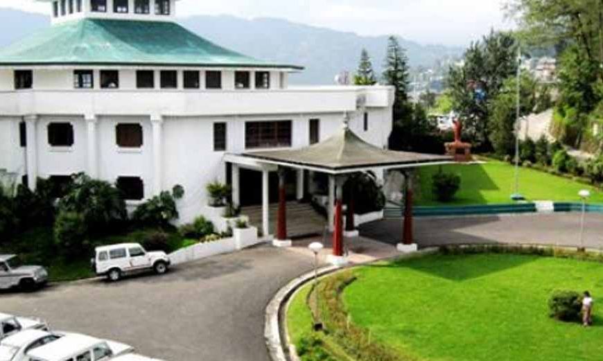 सिक्किम हाईकोर्ट का आदेश: सड़क हादसे में मृत मजदूर के परिजनों को बीमा कंपनी दे मुआवजा