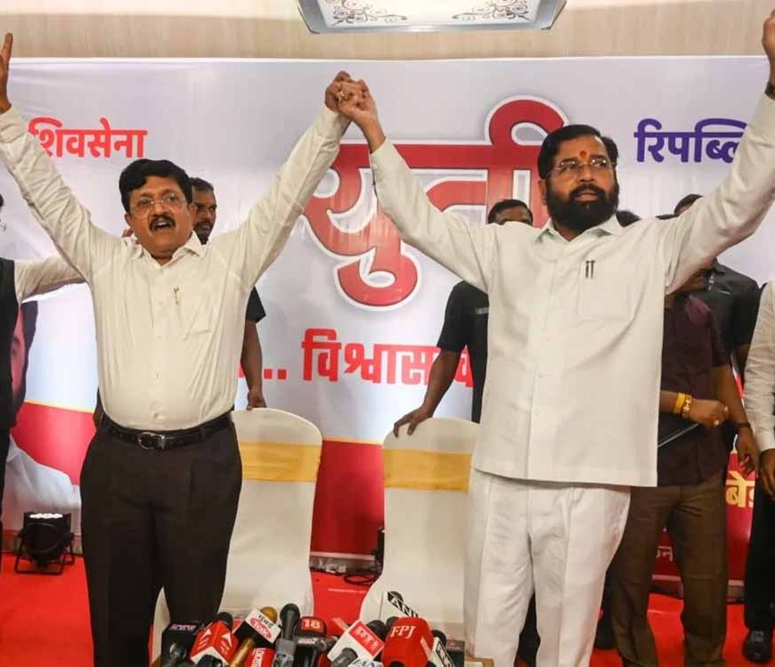 मराठी एकता पर शिंदे का दलित दांव: आंबेडकर के पोते को किया साथ