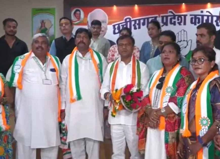 छत्तीसगढ़ में सियासी उलटफेर: शिवसेना महिला विंग की प्रदेश अध्यक्ष समेत पूरी टीम कांग्रेस में शामिल