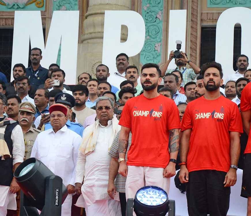 RCB फैन इवेंट में मची भगदड़, कर्नाटक सरकार ने विराट कोहली तक को ठहराया ज़िम्मेदार