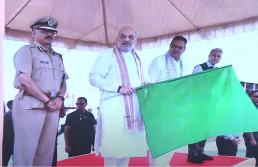 मौसम बना बाधा, गृह मंत्री सड़क मार्ग से पहुंचे दादिया; 12 करोड़ रुपये के लोन किए वितरित