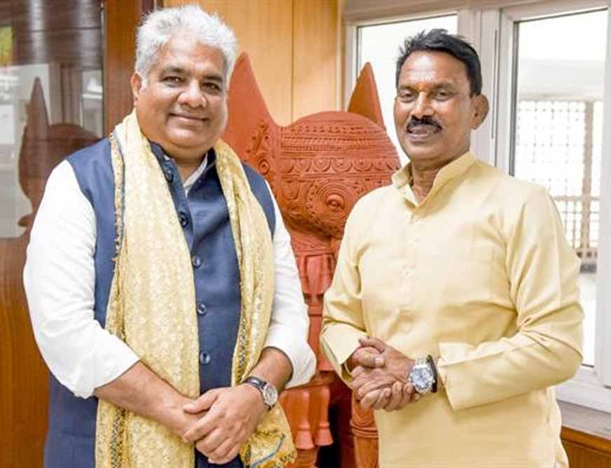 जल संसाधन मंत्री सिलावट ने केंद्रीय पर्यावरण एवं वन मंत्री यादव से की भेंट