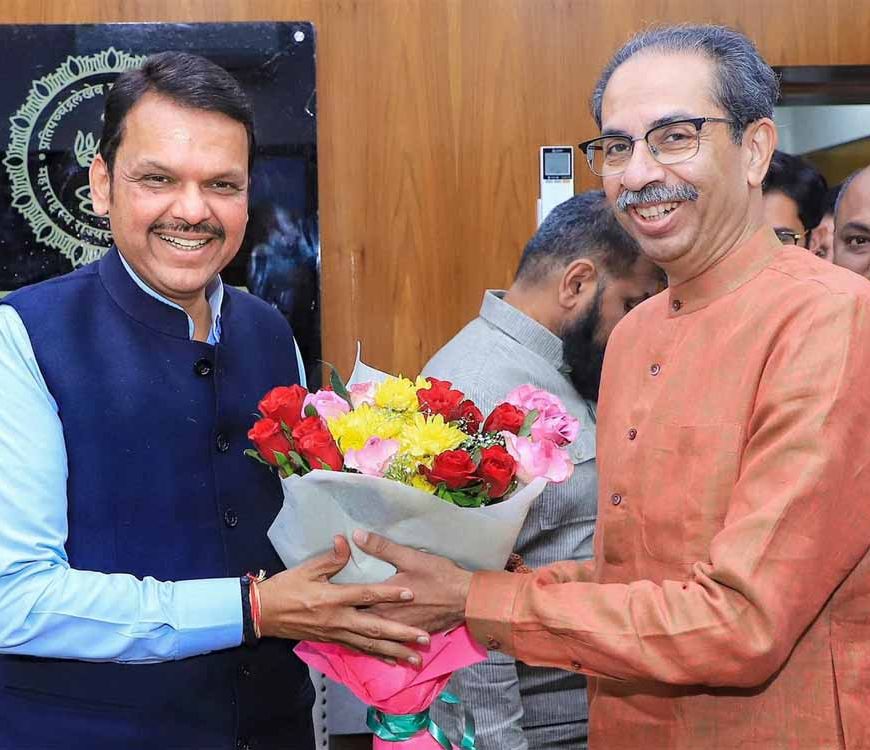 बीजेपी संग गठजोड़ की अटकलें तेज: उद्धव ठाकरे ने फडणवीस से की मुलाकात