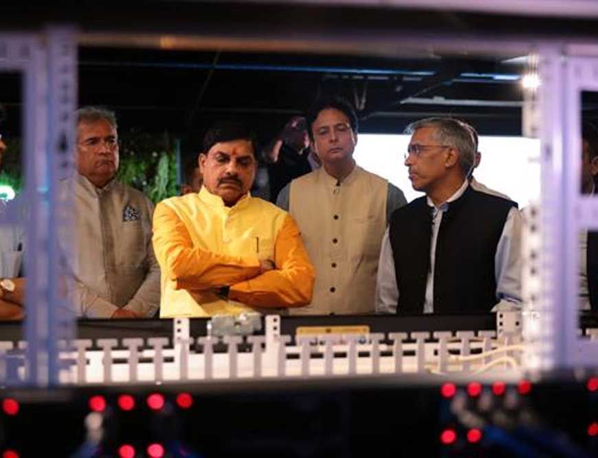 मुख्यमंत्री डॉ. यादव ने बार्सिलोना में सबमर कंपनी का किया दौरा