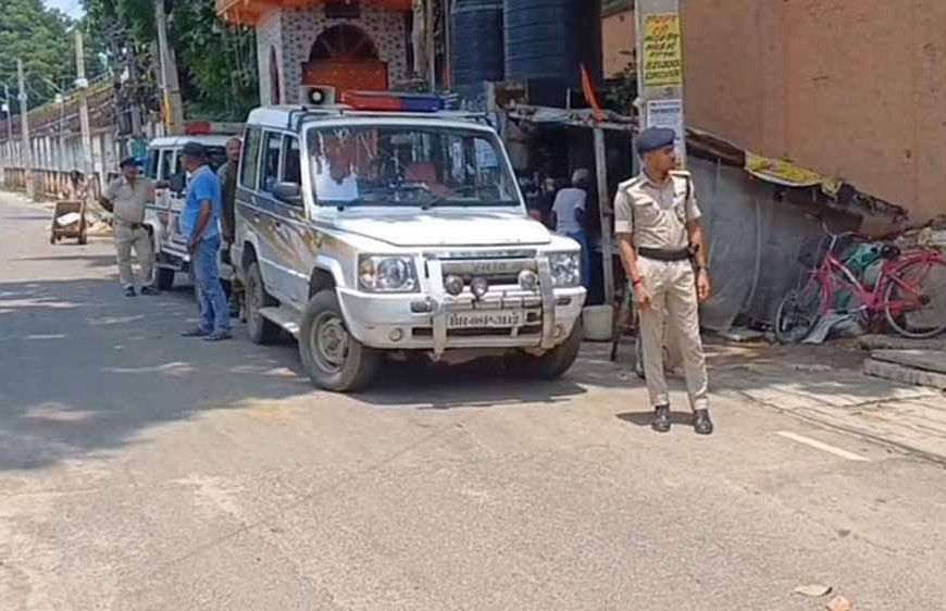 मुंगेर में रंगदारी का खौफ: दुकानदारों को धमकी, अपहरण की चेतावनी से बाजार बंद