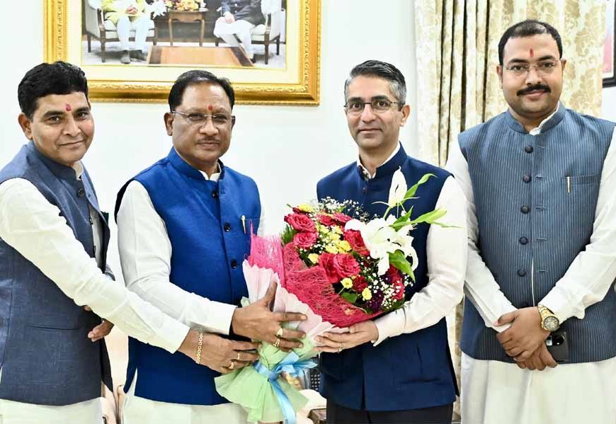 मुख्यमंत्री विष्णु देव साय से ओलंपिक स्वर्ण पदक विजेता शूटर अभिनव बिंद्रा ने की मुलाकात
