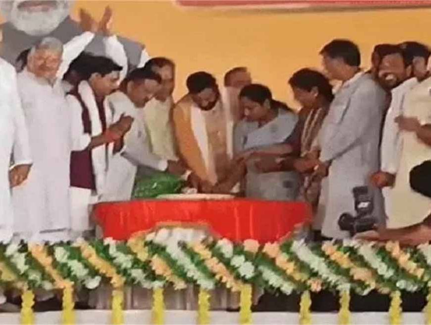 मुख्यमंत्री रेखा गुप्ता ने हरियाणा के जींद में स्थित अपने पैतृक गांव नंदगढ़ में मनाया जन्मदिन