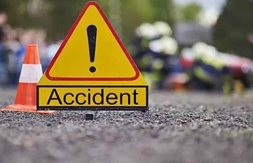 उत्तर प्रदेश में कांवड़ लेने जा रहे 4 श्रद्धालुओं को ट्रैक्टर ट्रॉली ने मारी टक्कर, एक की मौत
