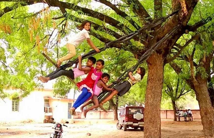 सावन की मस्ती में मातम: झूले की रस्सी में फंसकर 12 वर्षीय बच्ची की दर्दनाक मौत