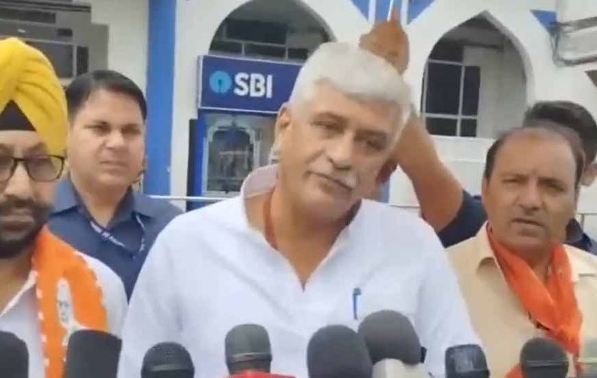 श्रीराम पर टिप्पणी: शेखावत का गहलोत पर पलटवार, पूछा- कांग्रेस में विचारों की दोहरी नीति क्यों?