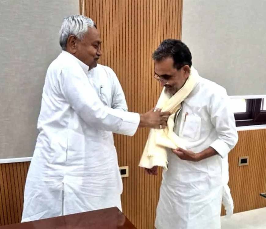 नीतीश को कुशवाहा की खुली चेतावनी: बेटे के जन्मदिन पर बोले- JDU नेतृत्व अब बदलें