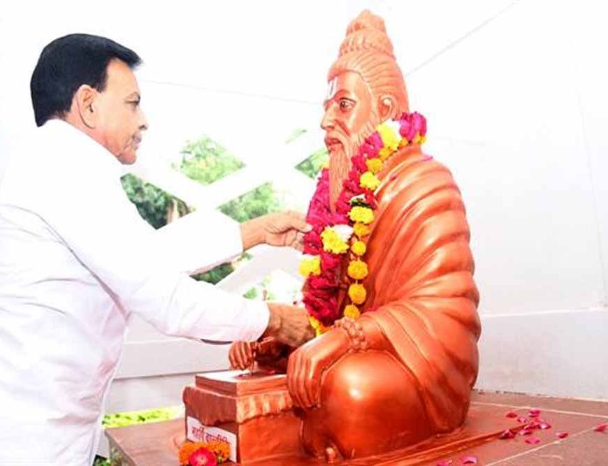 उप मुख्यमंत्री श्देवड़ा ने किया महर्षि वाल्मीकि एवं महर्षि वेदव्यास की प्रतिमा का अनावरण