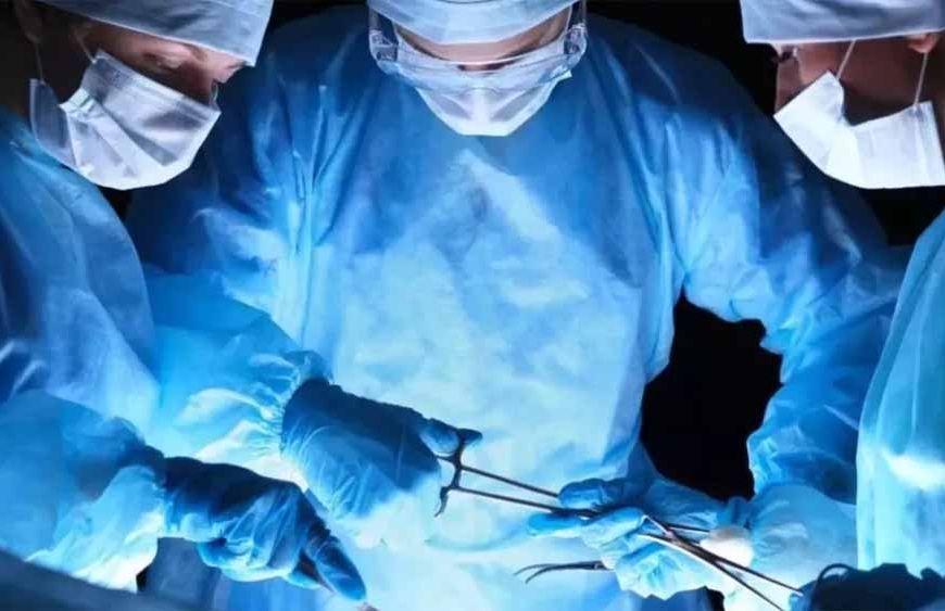 बड़ी सफलता: डॉक्टरों की टीम ने मरीज के पेट से 10.6 किलो वजनी ट्यूमर निकालने में सफलता प्राप्त की