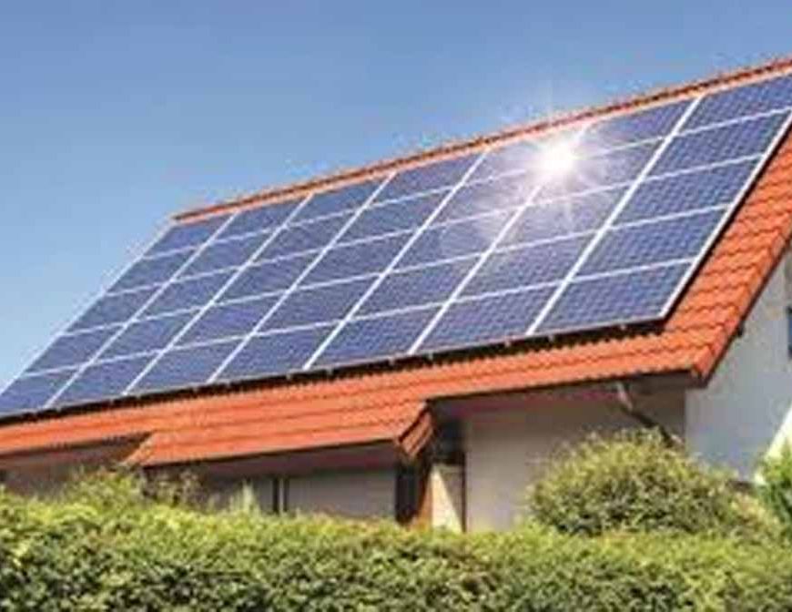 शासकीय भवनों की छतों पर बिना निवेश के लगेंगे सोलर रूफटॉप संयंत्र
