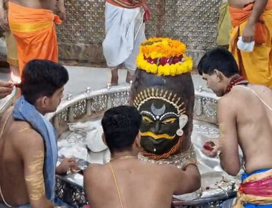 महाकाल के दरबार आस्था का सैलाब...श्रावण सोमवार पर उमड़े भक्त, रविवार को ढाई लाख से ज्यादा ने किए दर्शन