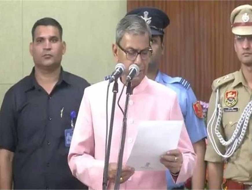 राजभवन में असीम कुमार घोष ने ली राज्यपाल पद की शपथ, बंडारू दत्तात्रेय का कार्यकाल पूरा